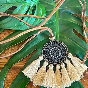 Fashion jewelry bohemian necklace NWT